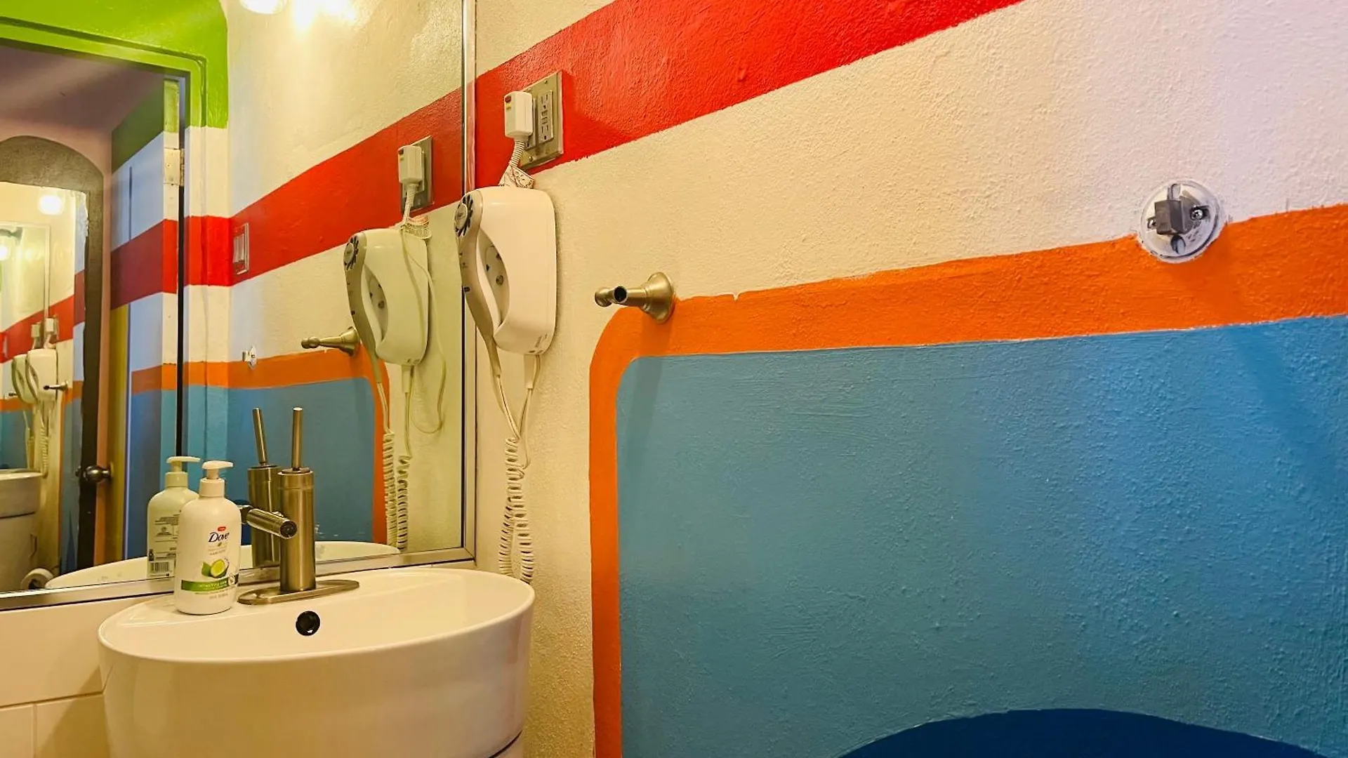 Apartamento Studio With Modern Amenities, Walk-In Shower, Jacuzzi, Beach, And Pool, (Adults Only)