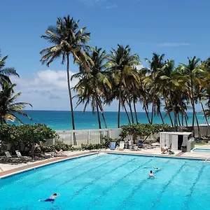 Kasa Galicia Beachfront Pool Access San Juan
