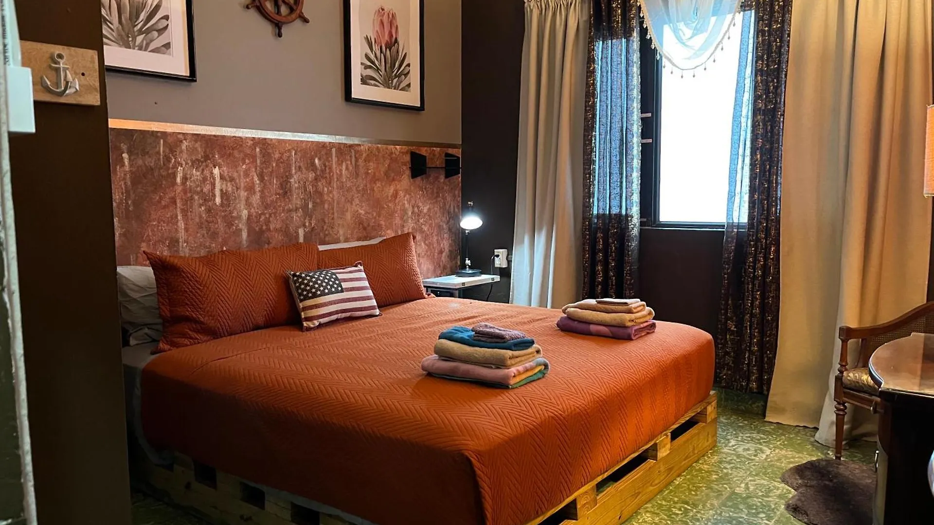 Studio With Modern Amenities, Walk-In Shower, Jacuzzi, Beach, And Pool, (Adults Only) Apartment