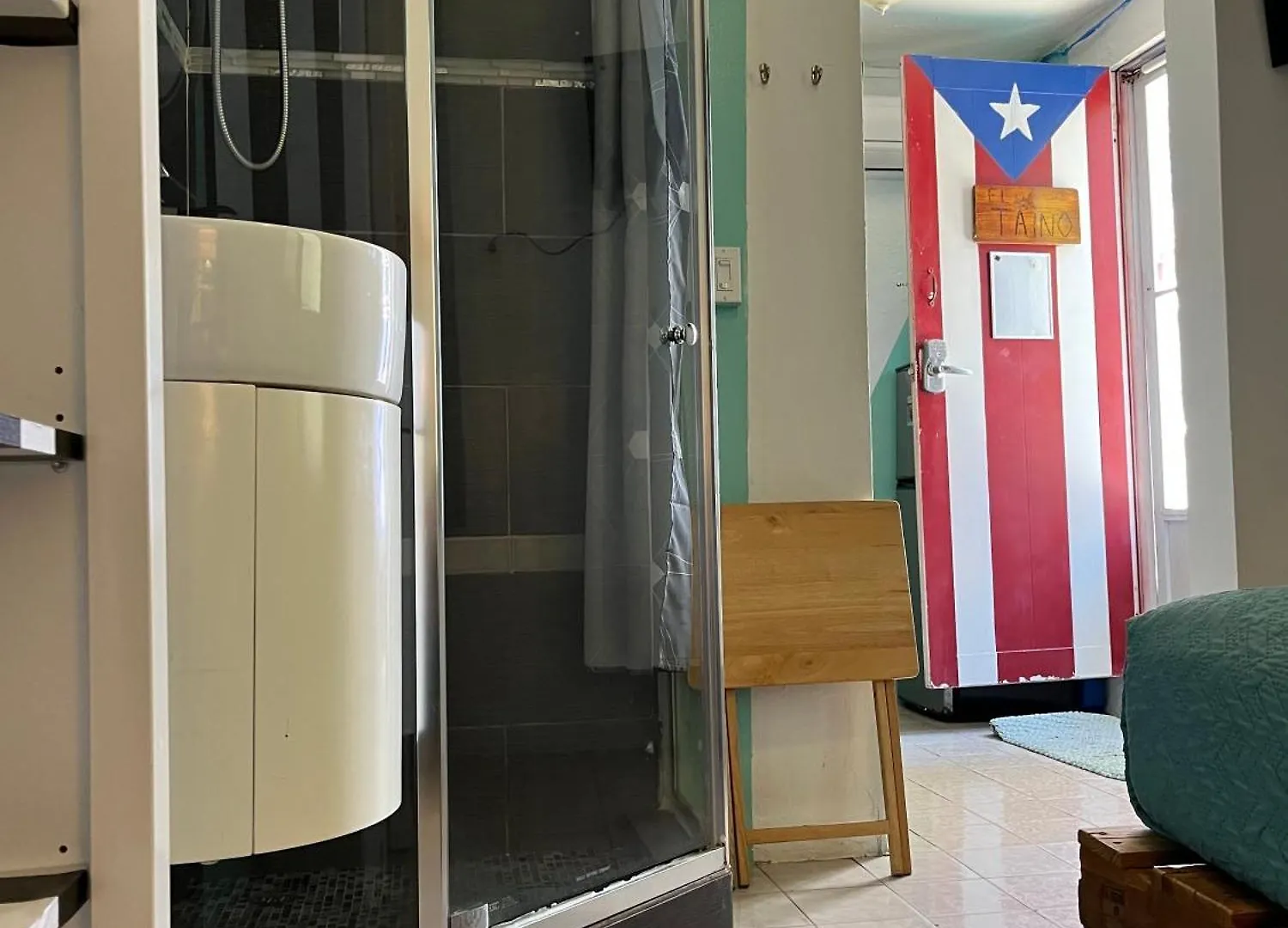 Apartment Studio With Modern Amenities, Walk-In Shower, Jacuzzi, Beach, And Pool, (Adults Only)
